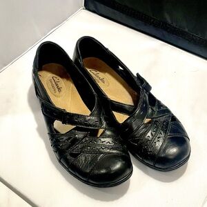 Clarks Women's Black Leather Loafers